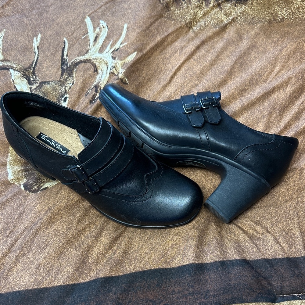 Women's Black Heeled Shoes